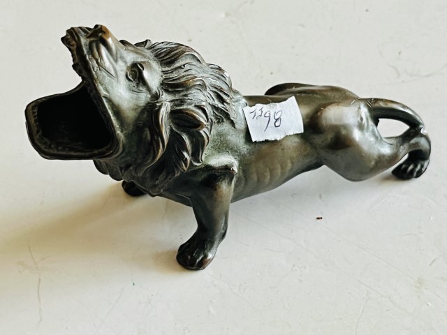 Jennings Bros. Bronze Lion Ashtray